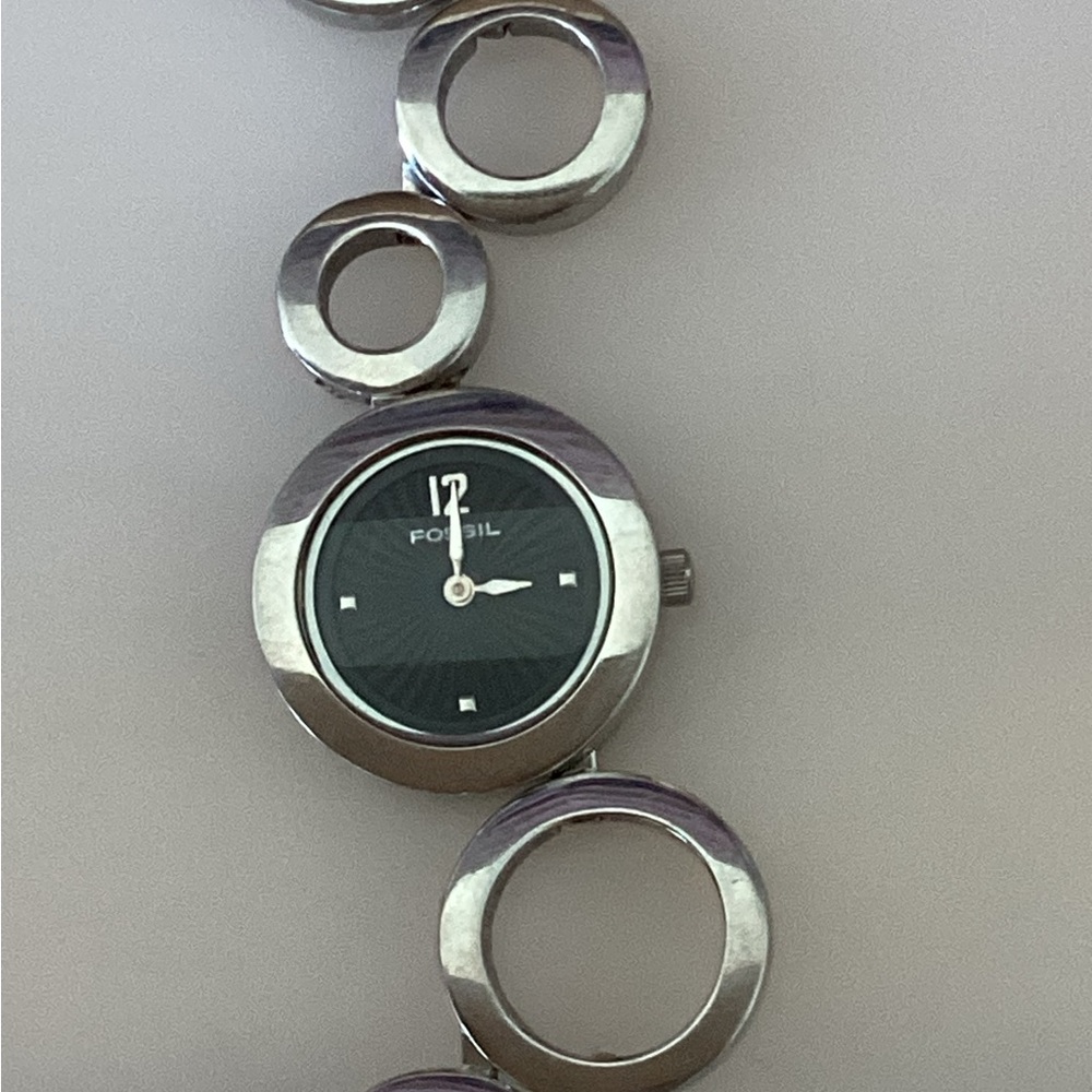 Fossil Y2k Modern Silver Circle-Link Wristwatch Bracelet - Picture 4 of 8